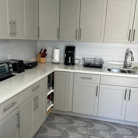 Main House 3 Bed 2 Bath & Guest House 1 Bed 1 Bath Miami Exterior photo