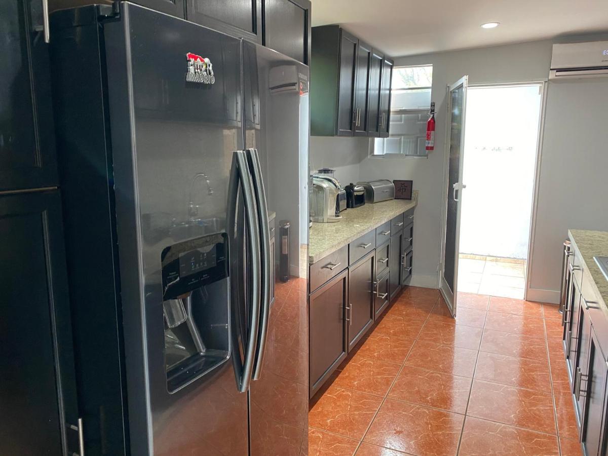 Main House 3 Bed 2 Bath & Guest House 1 Bed 1 Bath Miami Exterior photo