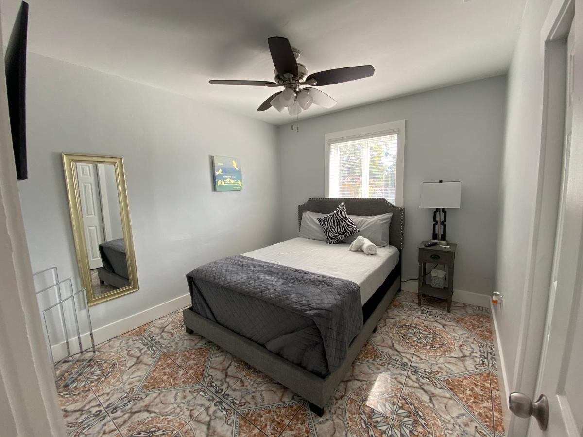 Main House 3 Bed 2 Bath & Guest House 1 Bed 1 Bath Miami Exterior photo