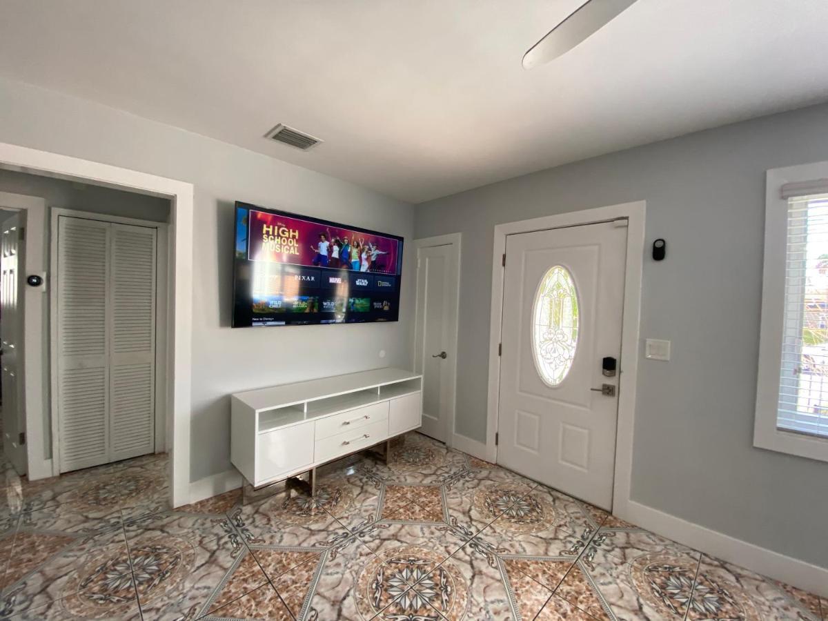 Main House 3 Bed 2 Bath & Guest House 1 Bed 1 Bath Miami Exterior photo