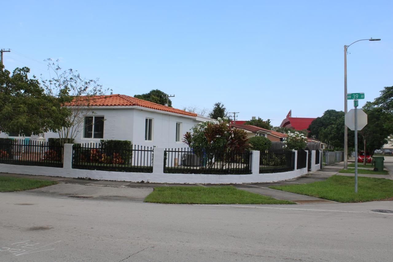 Main House 3 Bed 2 Bath & Guest House 1 Bed 1 Bath Miami Exterior photo