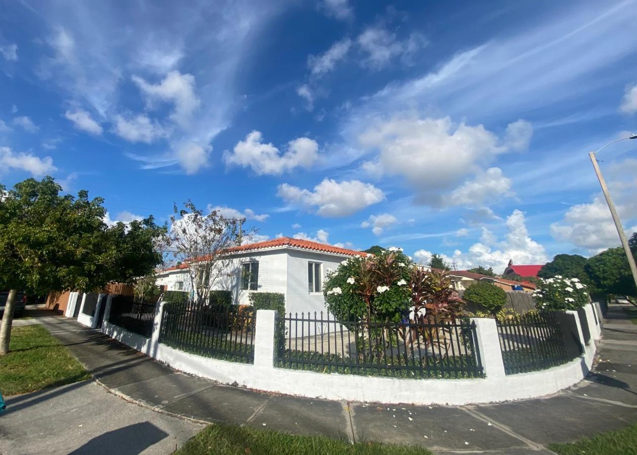 Main House 3 Bed 2 Bath & Guest House 1 Bed 1 Bath Miami Exterior photo
