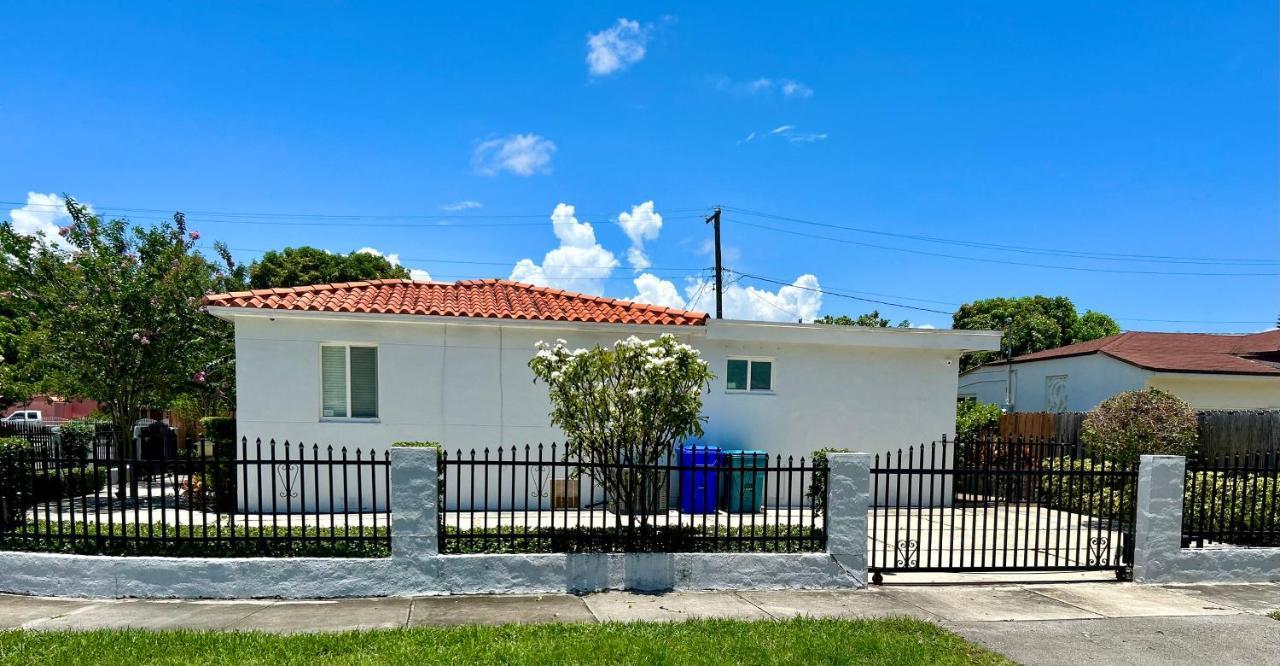 Main House 3 Bed 2 Bath & Guest House 1 Bed 1 Bath Miami Exterior photo