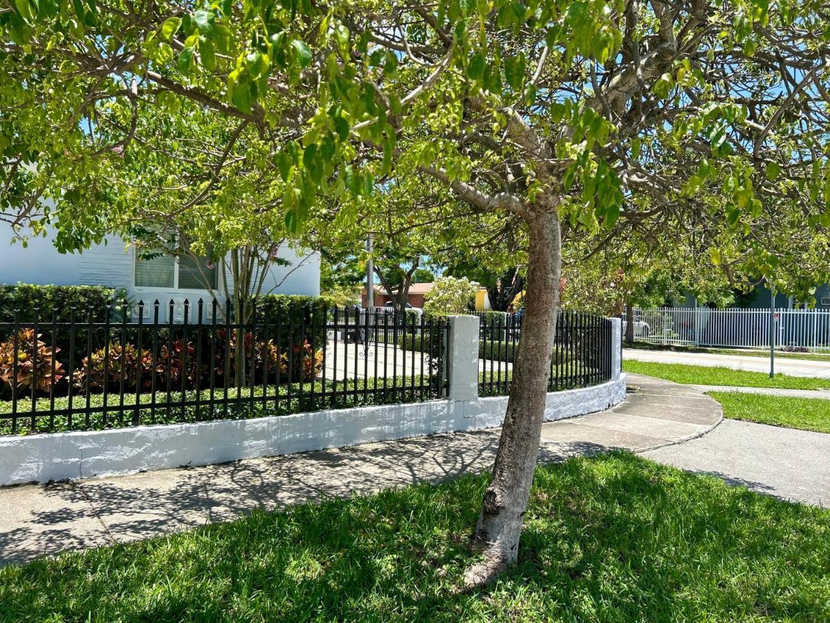 Main House 3 Bed 2 Bath & Guest House 1 Bed 1 Bath Miami Exterior photo