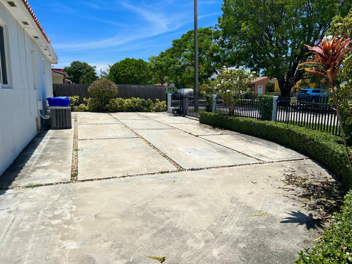 Main House 3 Bed 2 Bath & Guest House 1 Bed 1 Bath Miami Exterior photo