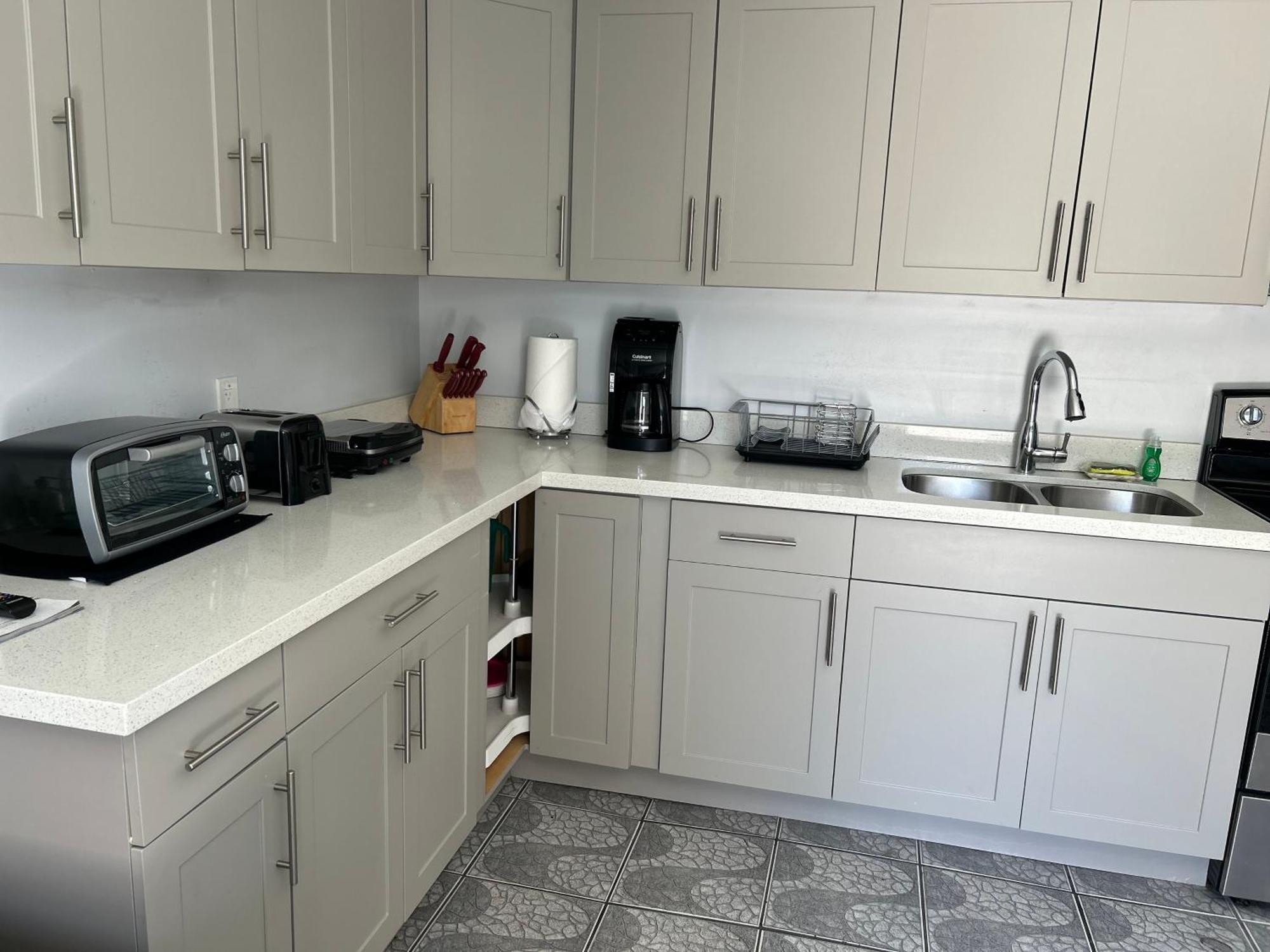 Main House 3 Bed 2 Bath & Guest House 1 Bed 1 Bath Miami Exterior photo